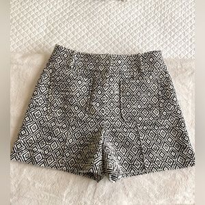 Ann Taylor LOFT Short Size 2